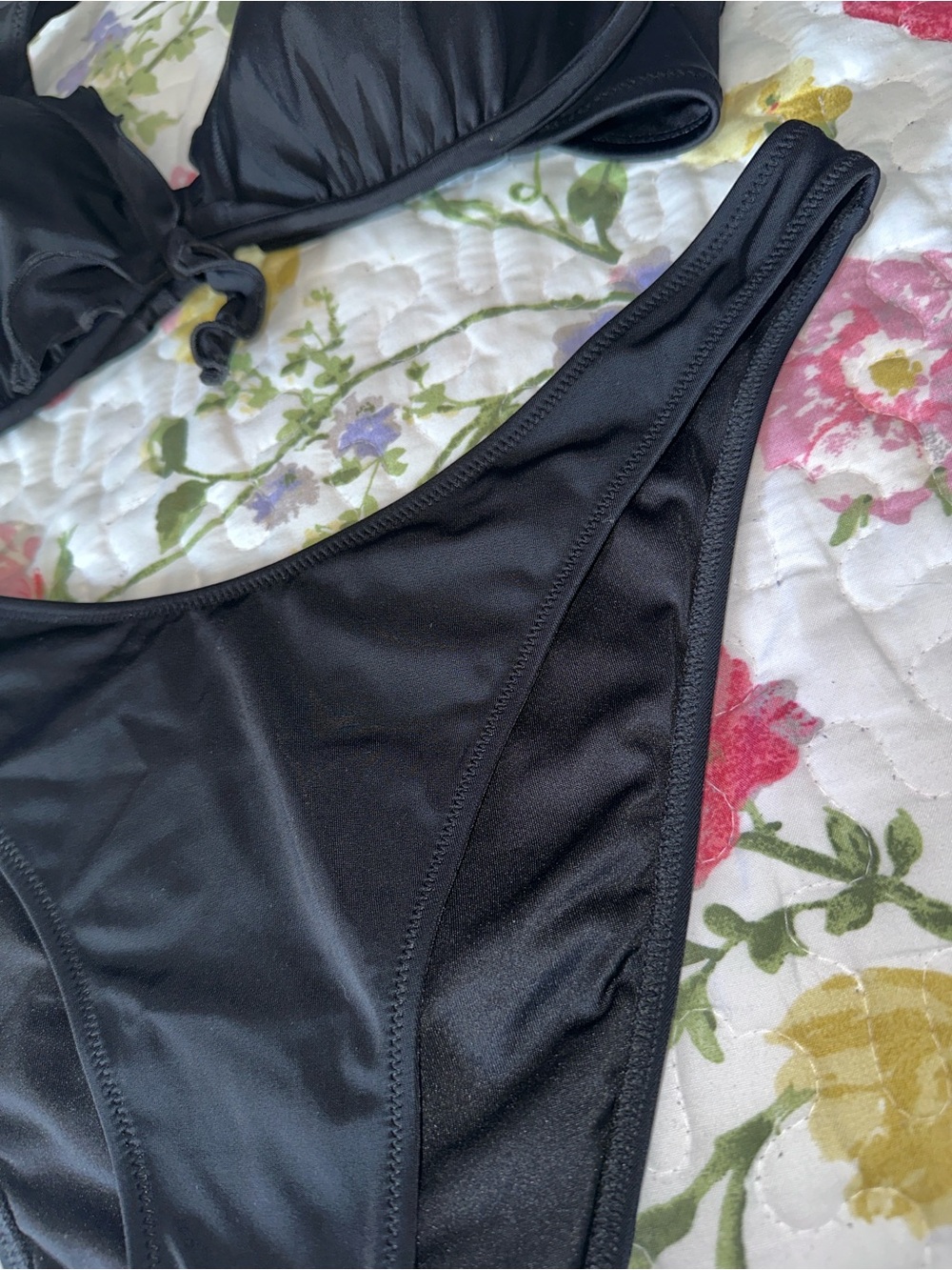 VS Bikini Set - Picture 5 of 8